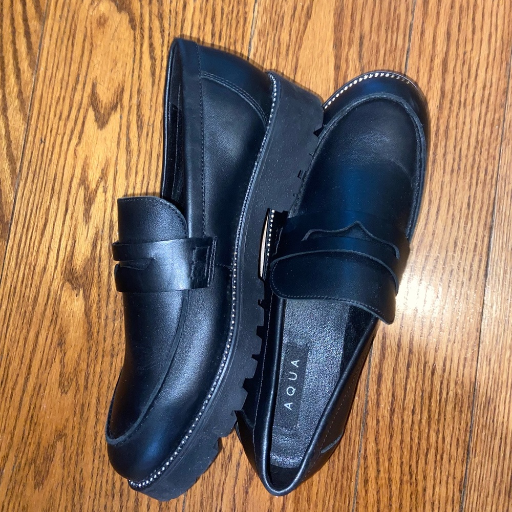 AQUA Women's Loafer